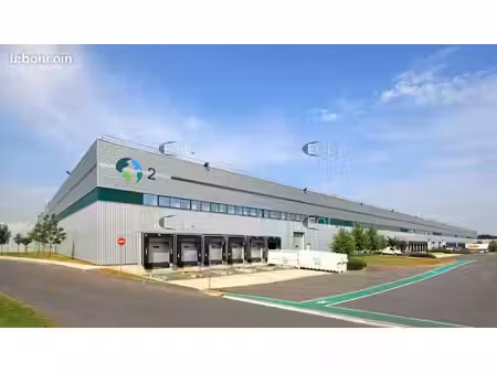 local logistique 36 038 m²
