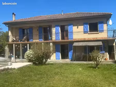 propriété 8 pièces 166 m²
