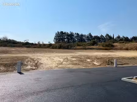 terrain 700 m² villalier