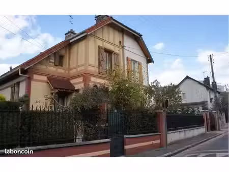 villa 4 pièces 165 m²