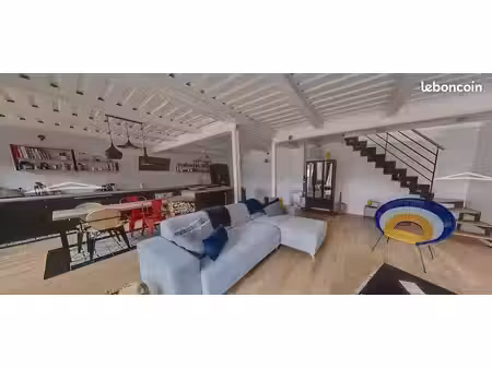 loft/atelier/surface 4 pièces 126 m²