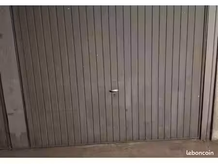 à vendre box fermé à côté de la gare de méry sur oise