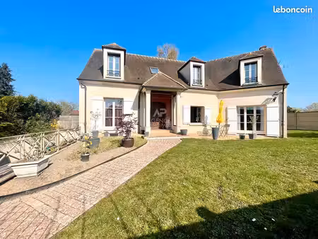 maison 7 pièces 220 m²