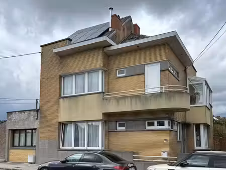 charmante maison 3 façades avec jardin