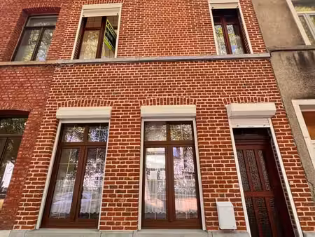 maison 2 chambres avec cour extérieure