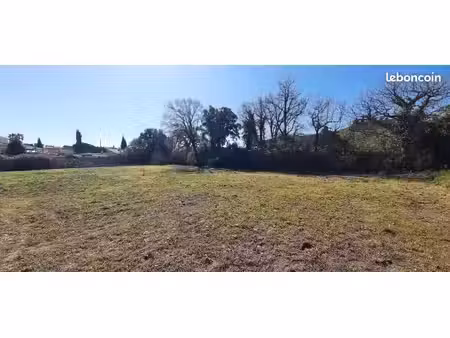 terrain 1 055 m² puget sur argens