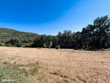 terrain 1 000 m² salernes