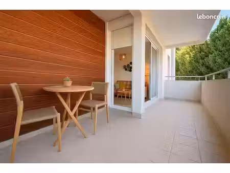 à vendre – t2 avec terrasse 12 m²  parking en sous-sol – quartier ferrières  martigues