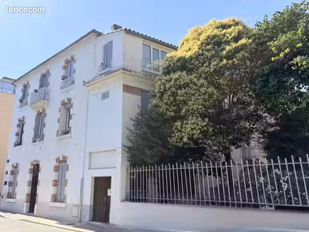 maison 9 pièces 256 m²