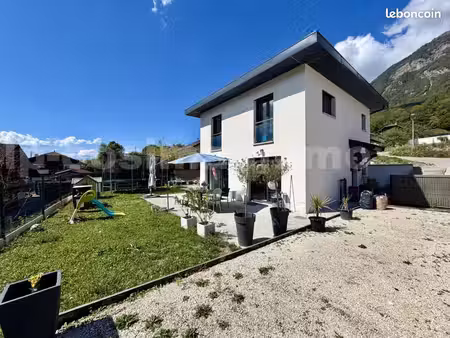 villa 4 pièces 103 m²