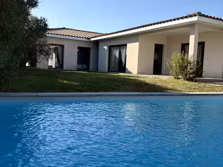 baisse du prix villa piscine 800 m² de terrain