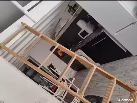 pieds dans l'eau idéalement situé logement proche de toutes commodités
