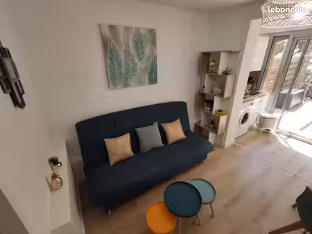 joli studio meublé avec jardin dans résidence sécurisée