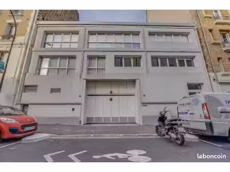 bureau 150 m²
