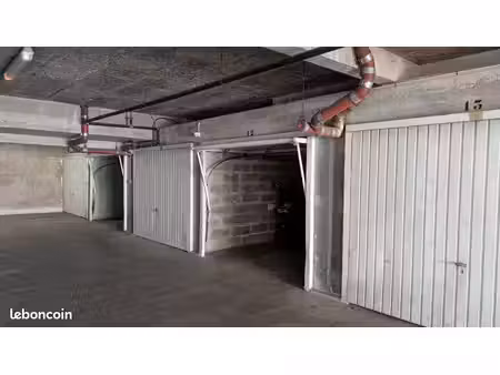 garage sécurisée location