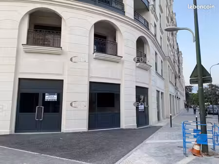 local commercial 200 m²