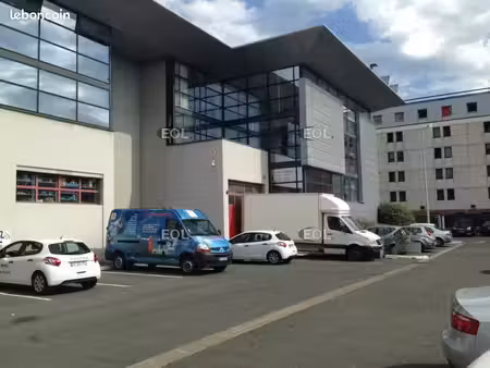 local d'activité 623 m²