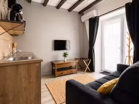studio meublé rénové -climatisation
