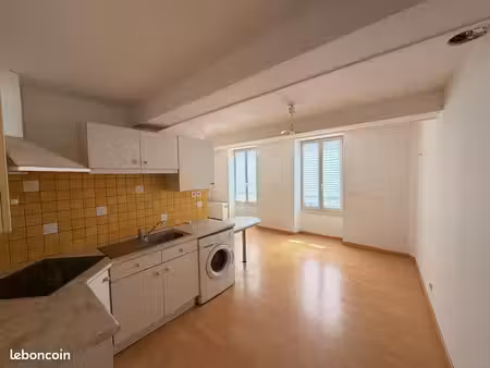 appartement climatisé 2 pièces centre-ville dieulefit