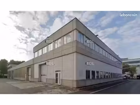 local bureaux 721 m²