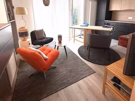 cabinet lumineux avec terrasse - chaville - 2 jours par semaine - 320 par mois soit 40 par