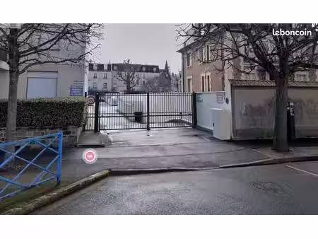 box fermé sécurisé – proche gare & centre‑ville de poissy