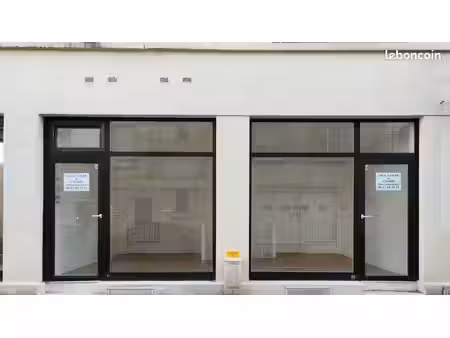local commercial / professionnel / bureaux 50 m² env. avec 2 vitrines sur rue - accès pmr 