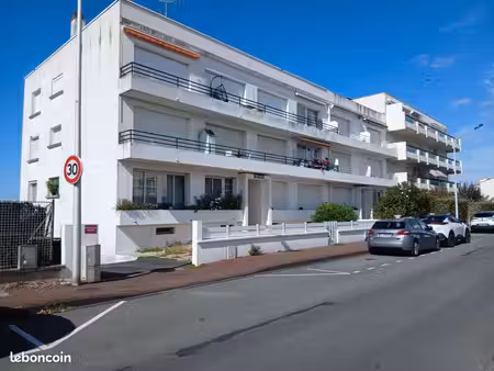 t2 meublé . proche commerces