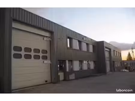 local bureaux 1 730 m²