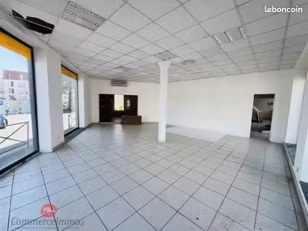 boutique 340 m² villemomble