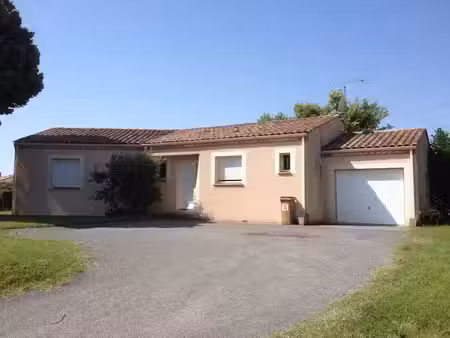location maison 4 pièces 97 m² à puygouzon (81990)  935 €