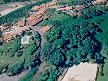 terrain 6700 m²