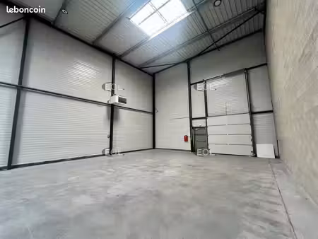 local bureaux 400 m²