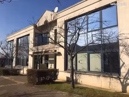 bureaux 106 m²