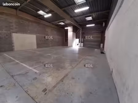 local d'activité 603 m²
