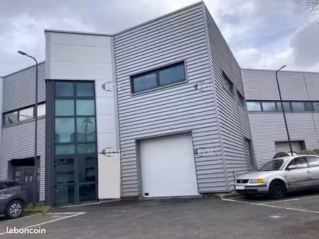 local d'activité 822 m²