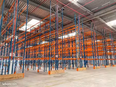local logistique 7 453 m²