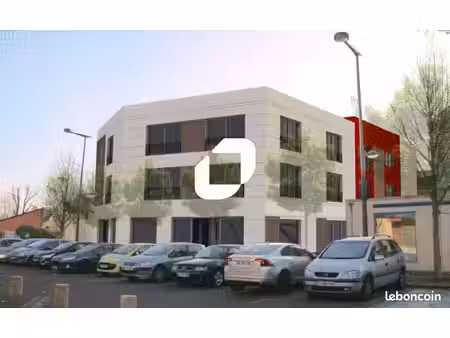 local commercial 247 m²