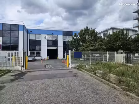 local d'activité 635 m²