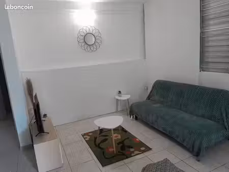 f2 meublé et équipé à louer