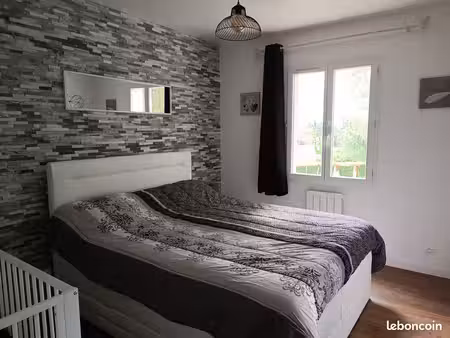 maison familiale 5 chambres  véranda  grand garage  salle cinéma ainsi que piscine avec ab