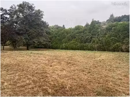 terrain à bâtir de 769 m2 au prix de 45500 à ruelle-sur-touvre (16)