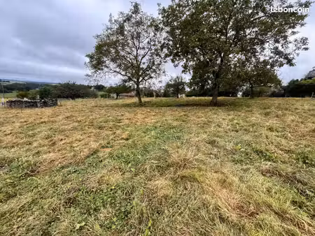 terrain 2 011 m² boisset
