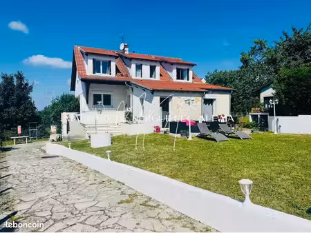 maison 7 pièces 145 m²