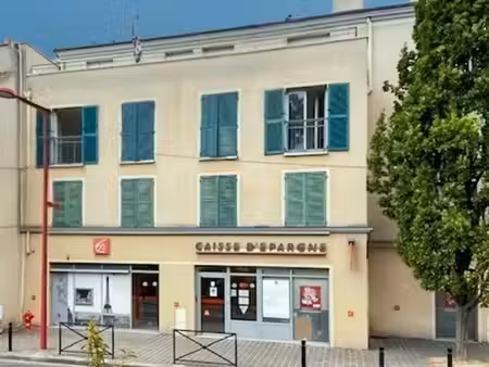 commerce 136 m²