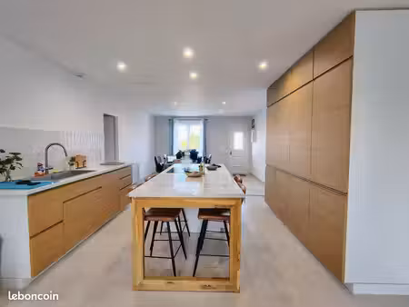 immeuble libre - 2 appt - 2 garages - jardin - royan centre