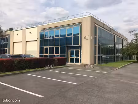 local d'activité 958 m²