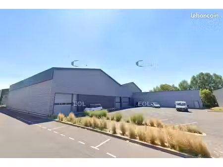 local d'activité 1 089 m²