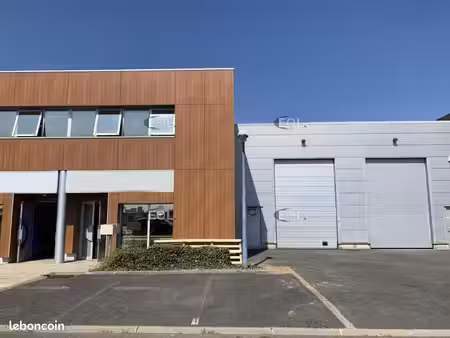 local d'activité 368 m²