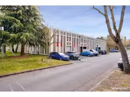 local d'activité 513 m²